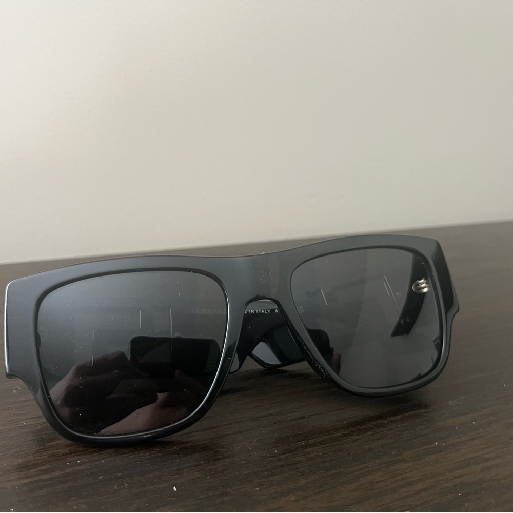 VERSACE Greca sunglasses